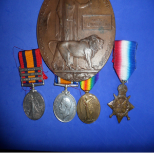 QSA 1914 TRIO+DEATH PLAQUE.RIFLE BRIGADE. (BELL)